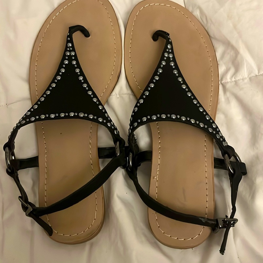 VeraWang Black and silver detail GREAT CONDITION Sandals
